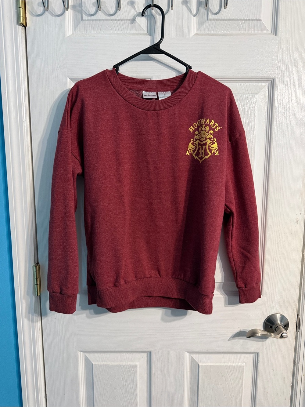 Warner Bros. Hogwarts juniors Maroon Sweatshirt with Gold Crest Size M